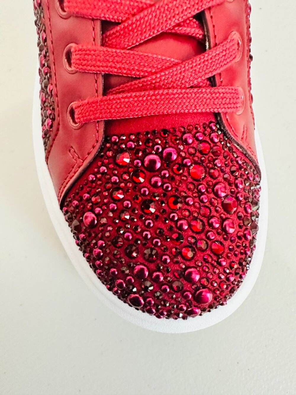 MICHAEL KORS ROMEY LACE-UP CHERRY RED CRYSTAL STUDDED FAUX LEATHER SNEAKERS 6.5M - Picture 6 of 11